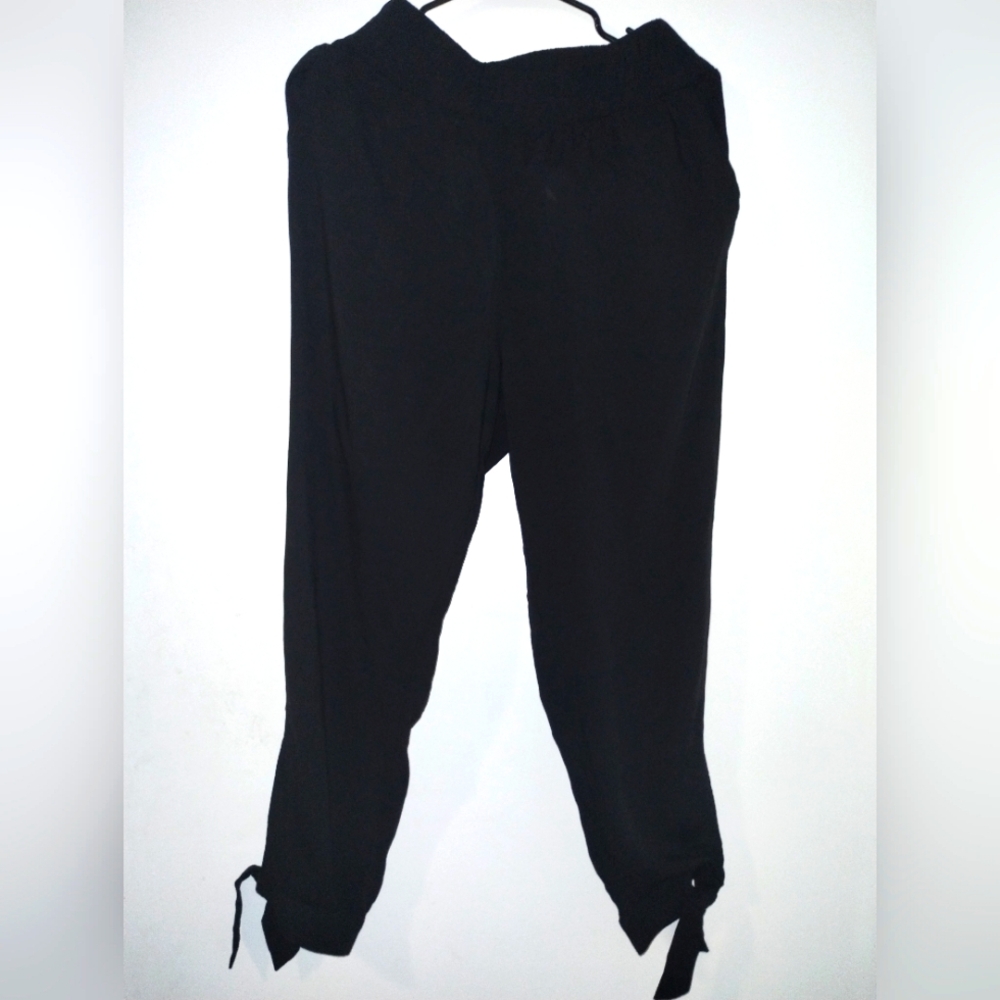 Apt.9 black capri pants